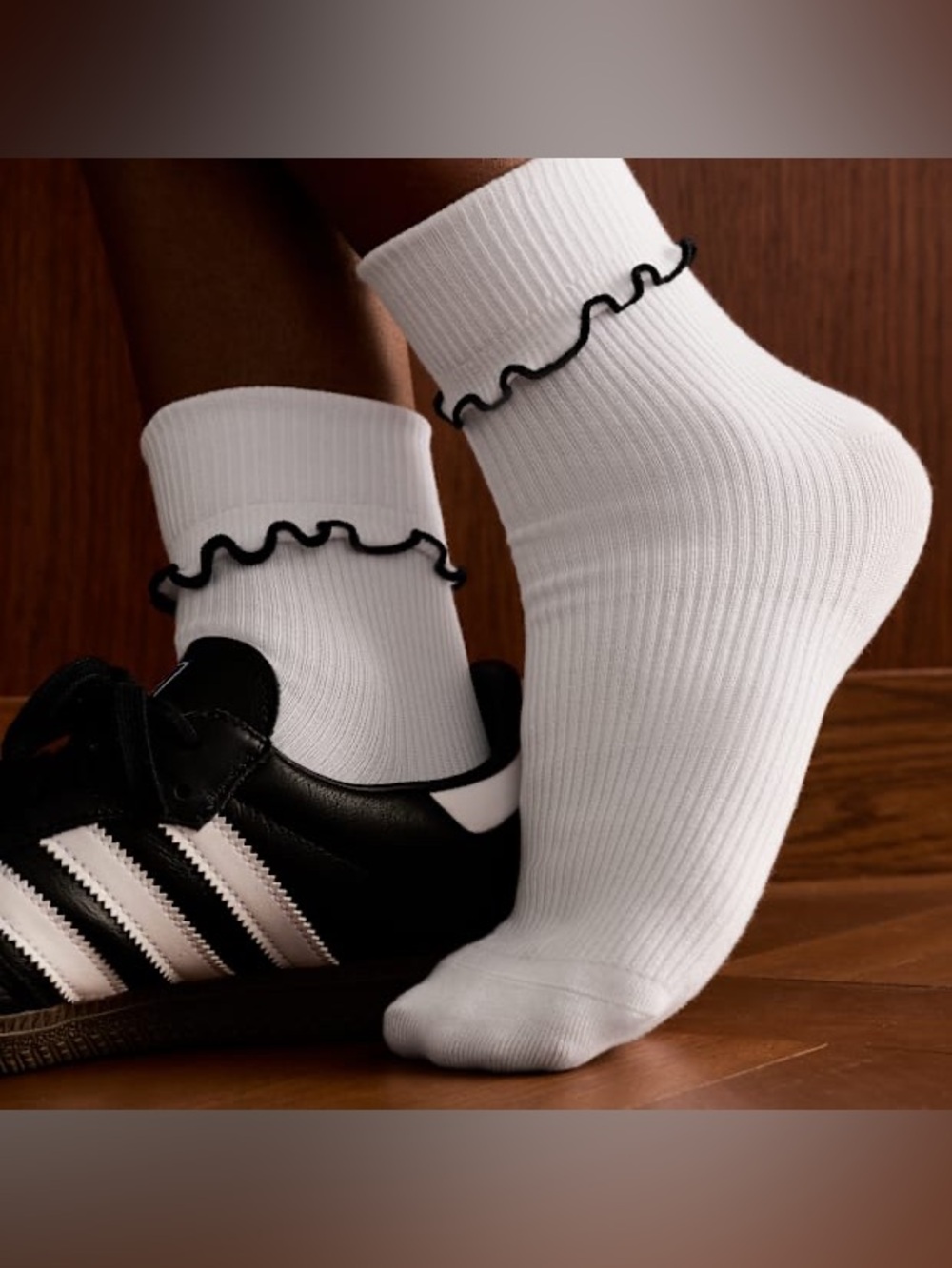 NWT Bombas Women's Ruffle Rib Half Calf Socks white black size small